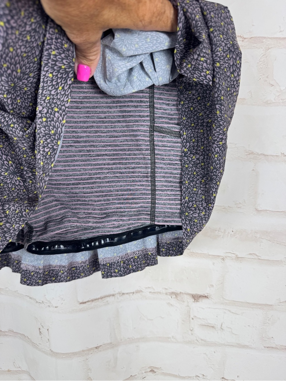 Lululemon Pleat to Street Skirt Dottie Mum Deep Coal Mauvelous / Mauve size 6 - Picture 2 of 6